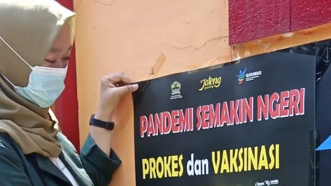 Mahasiswa IAIN Pekalongan Bantu Pemutakhiran Data dan Edukasi Vaksinasi Covid-19 di Desa Kalisalak