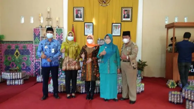 PKK Desa Kalisalak Ikuti Lomba Ecobrick, Selamatkan Lebih dari 1 Ton Sampah Plastik