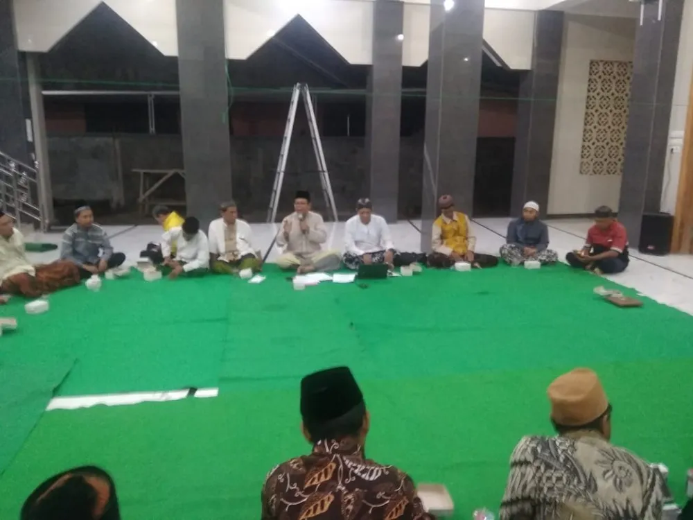Jelang Idul Fitri, Takmir Masjid dan Pengurus Amil Zakat Kalisalak Persiapkan Zakat Fitrah dan Salat Id