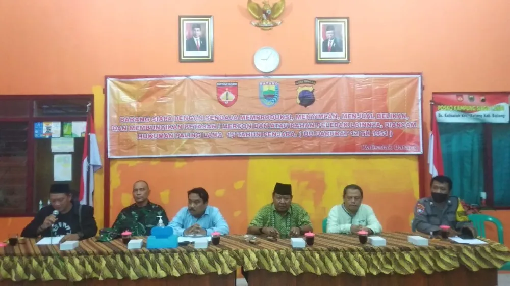 Pemdes Kalisalak Sosialisasikan Larangan Petasan dan Penggunaan Kembang Api kepada Warga