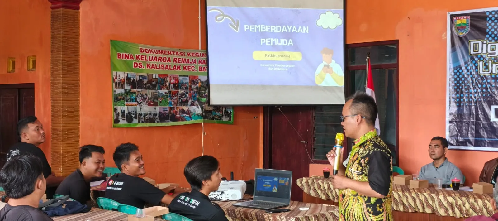 Pelatihan Peningkatan Kompetensi SDM Pemuda Desa Kalisalak Bekali Peserta Jurnalistik Dasar